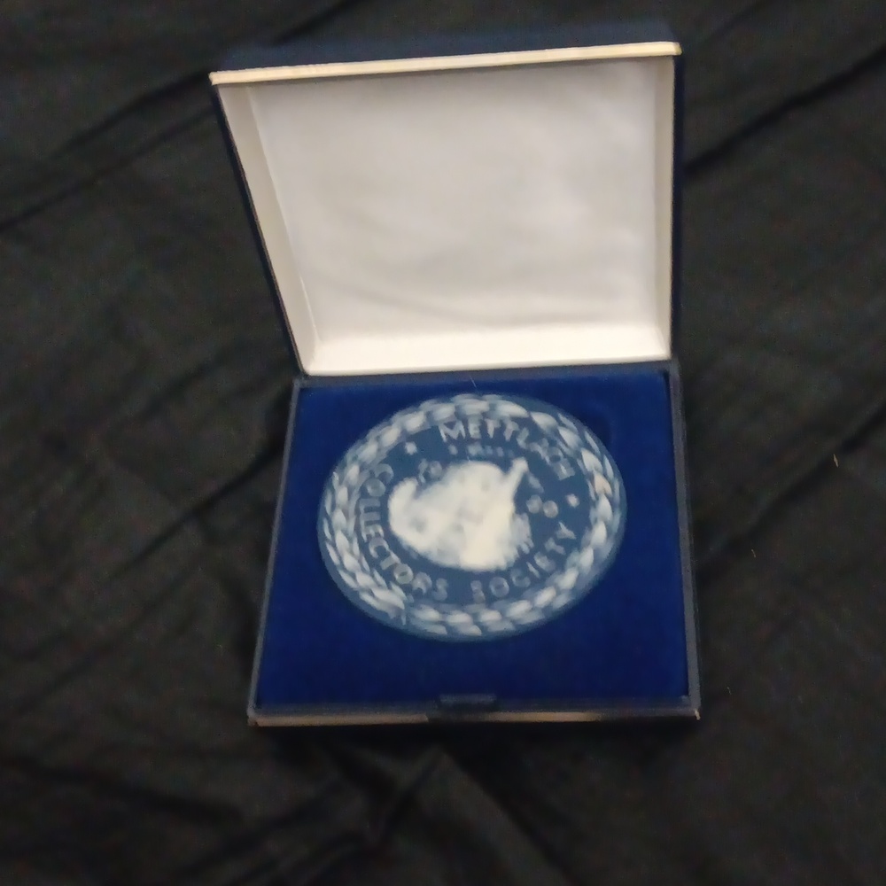 Vintage 1980 Mettlach Collectors Society Coin